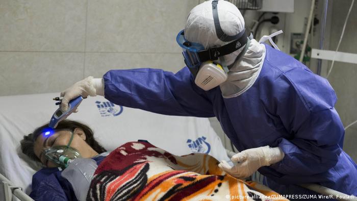 Woman with coronavirus on examination in Tehran's Hospital