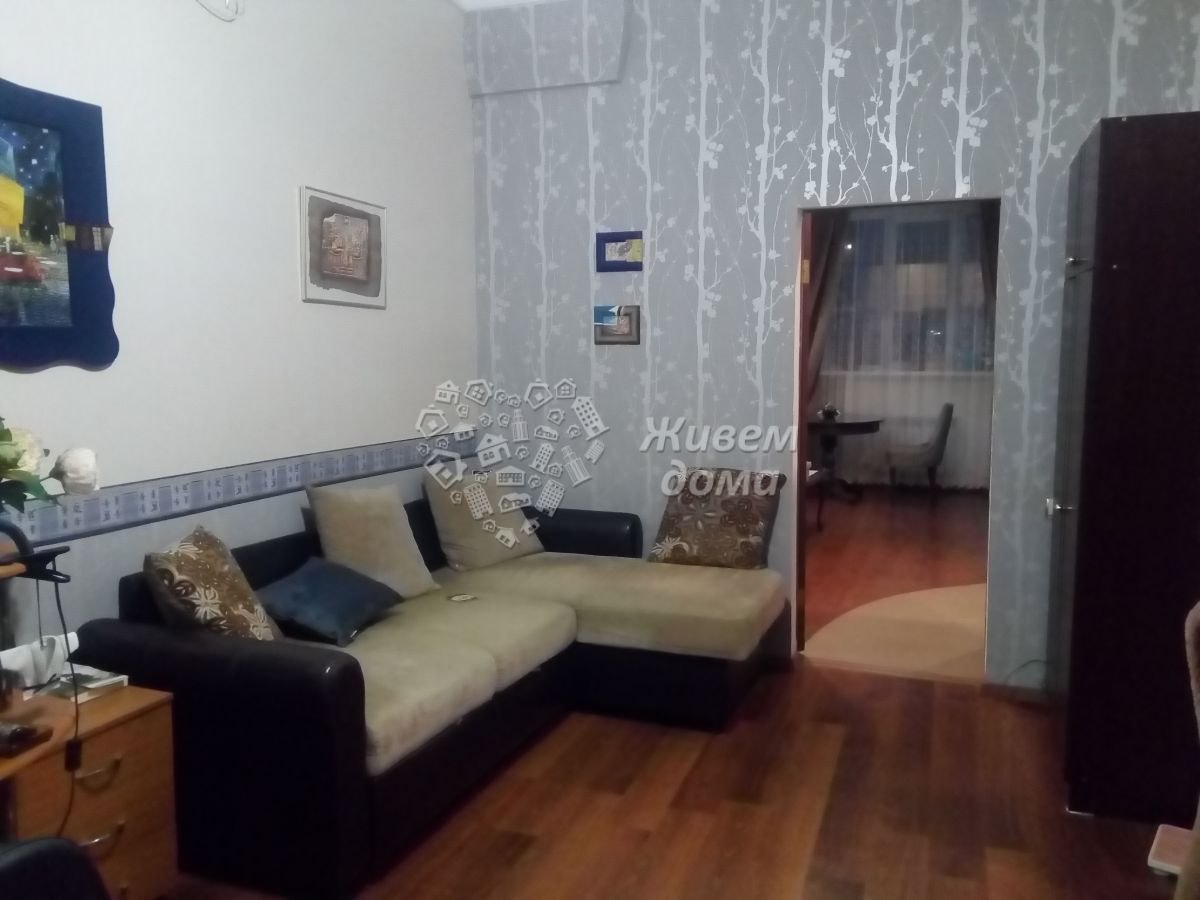 4-room, 87 m², 2/5 floor